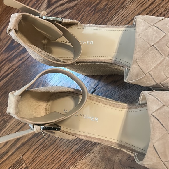 Marc Fisher Platform Espadrille Wedge Sandals - Picture 4 of 7